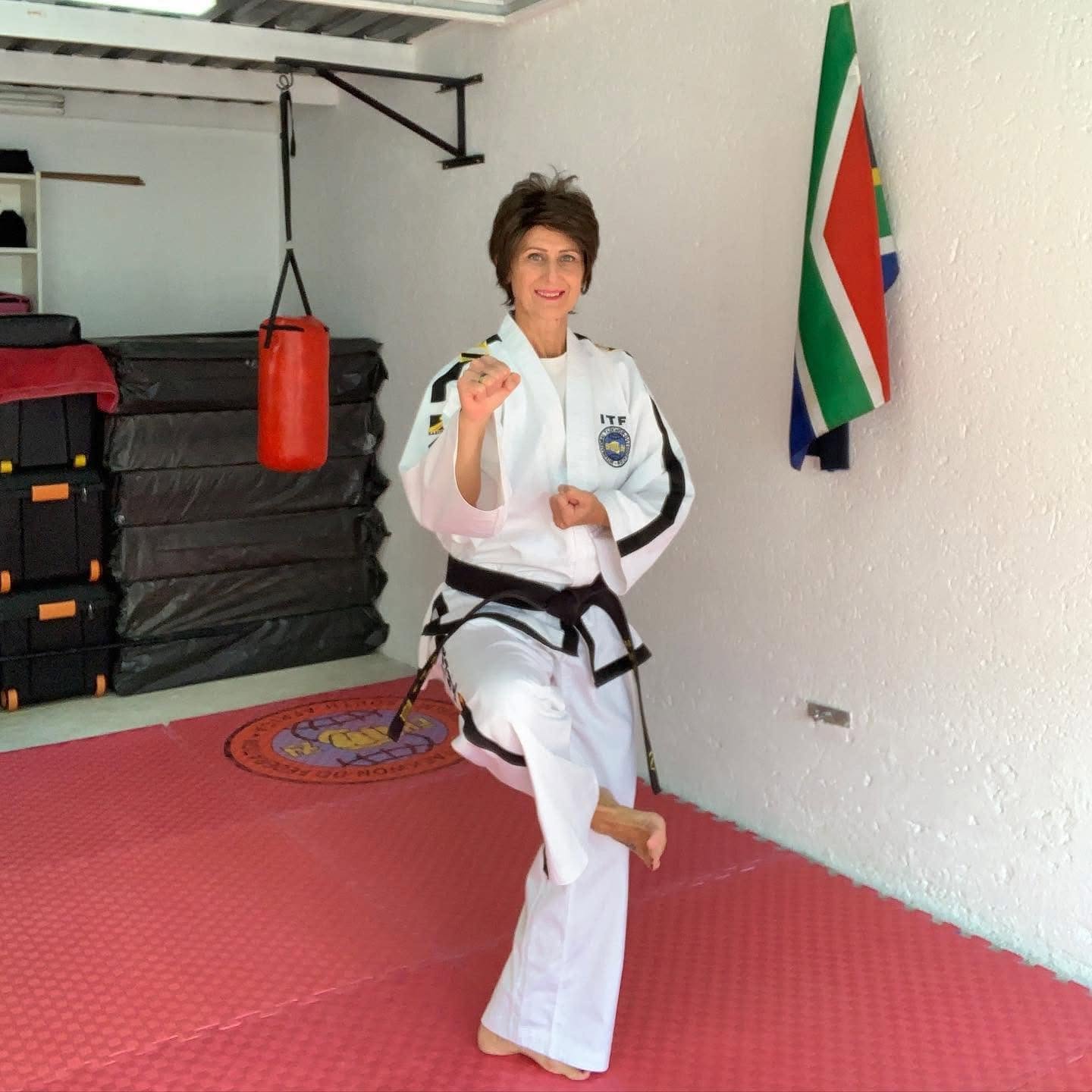 Sabum Sonya Rebelo demostrating bending ready stance